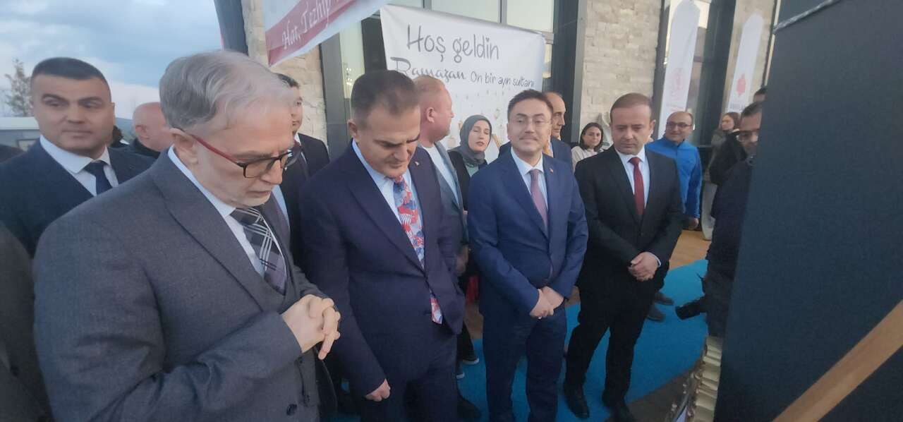 Muğla Valisi Akbıyık, Yatağan Millet Bahçesi’nde Gençlerle İftarda Buluştu 2